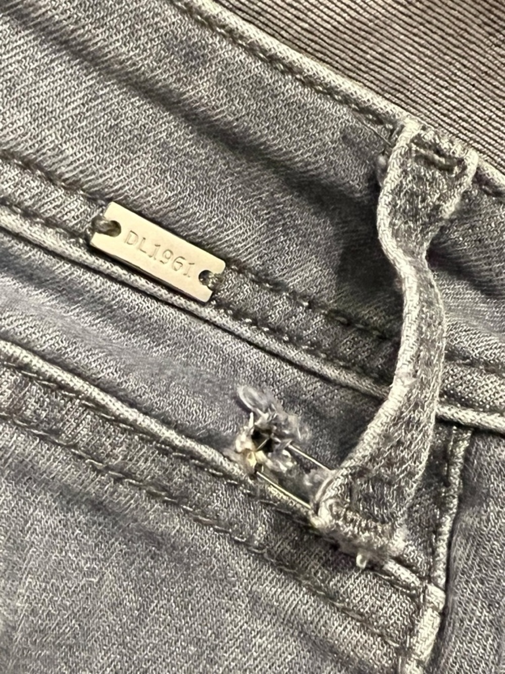 DL1961 Gray Emma Legging Jeans Size 31 - Picture 8 of 13